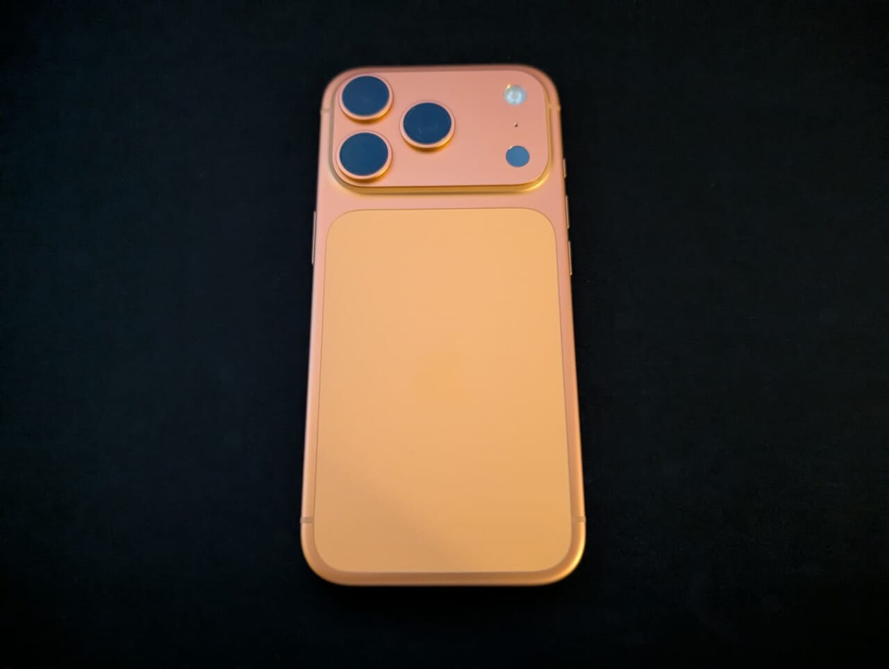 iPhone17 Pro実機写真